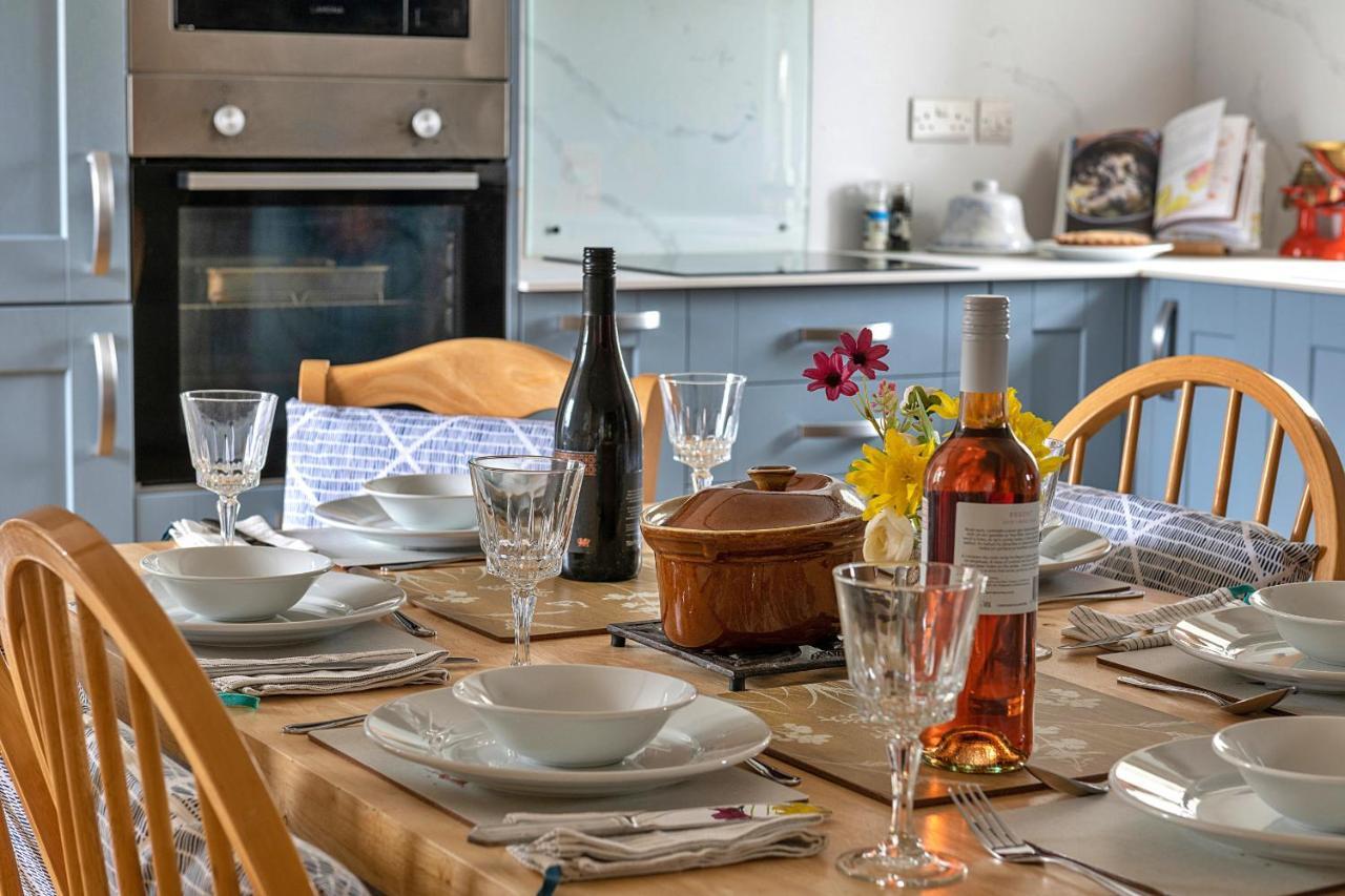 Finest Retreats - Moelis Granary - Luxury Cottage With Hot Tub Llandrillo Ngoại thất bức ảnh